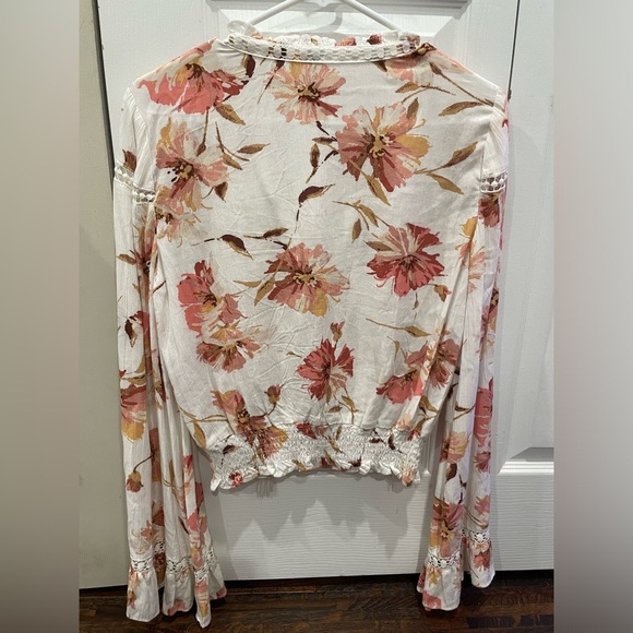 Flower Blouse - Picture 2 of 4